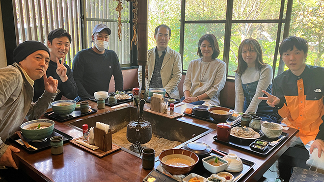 つくったお箸でお蕎麦を食べる粋な企画（静岡支社）